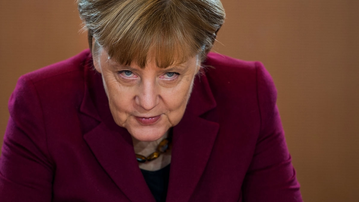 Merkel will strengere Regeln und droht Ländern