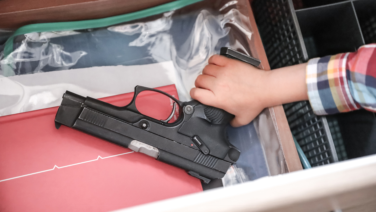 Weil sie kein Geschenk bestellte: 10-Jähriger erschießt seine Mutter