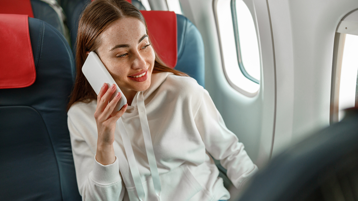 Piloten verraten: Das passiert, wenn man das Handy im Flugzeug nicht ausschaltet
