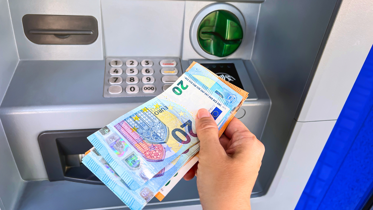 Sparkasse und Co: Darauf müssen Kunden beim Geldabheben jetzt achten