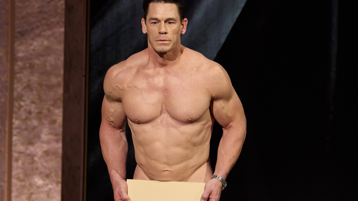 John Cena nackt bei den Oscars: Das versteckte er wirklich hinter dem Umschlag