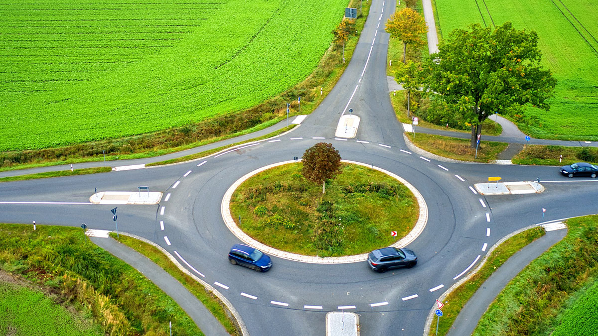 Viele machen es immer noch falsch: Die drei einfachen Regeln im Kreisverkehr