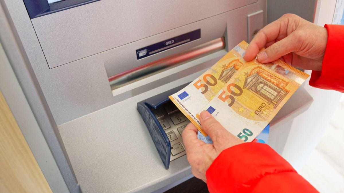 Geld: So bekommst du unzulässige Bankgebühren zurück