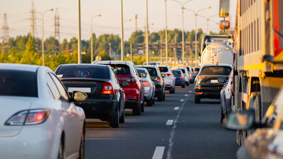 Erster Autobauer fordert separate Autobahnspur für E-Autos