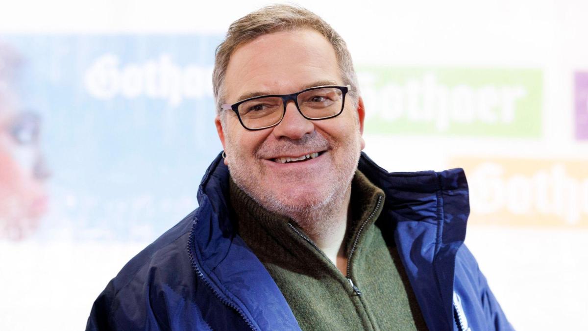 Elton Vermögen: Wie viel Geld hat der TV Moderator?