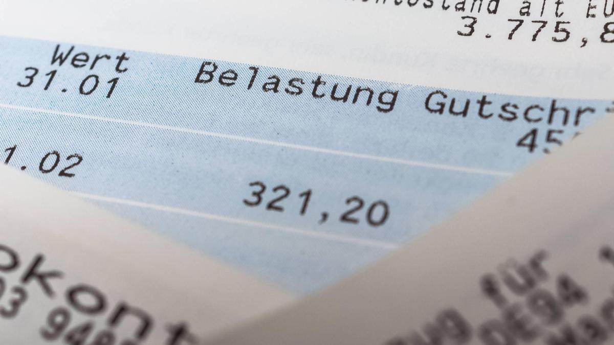 Verbraucherzentrale warnt vor Betrug: IBAN-Trick räumt Konto leer