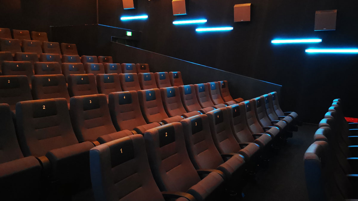 „Teil eines Hitzeschutz-Plans“: Stadt verschenkt Eintrittskarten fürs Kino