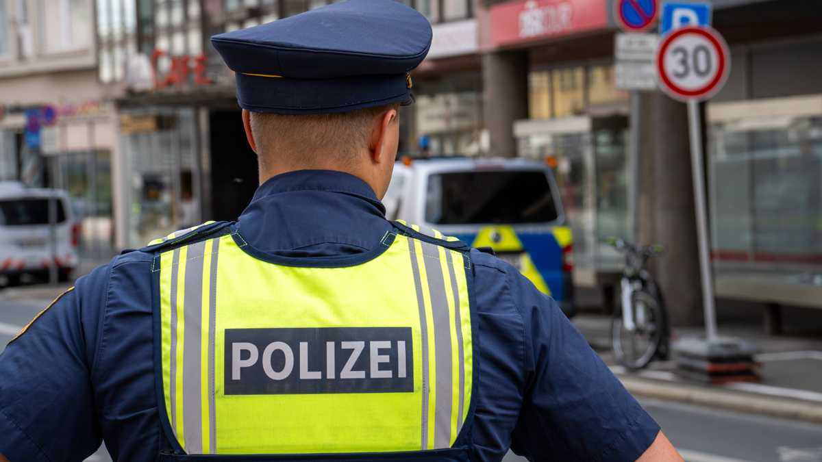 Verkehrskontrolle: Frage der Polizei sollte man nie mit „Ja“ beantworten