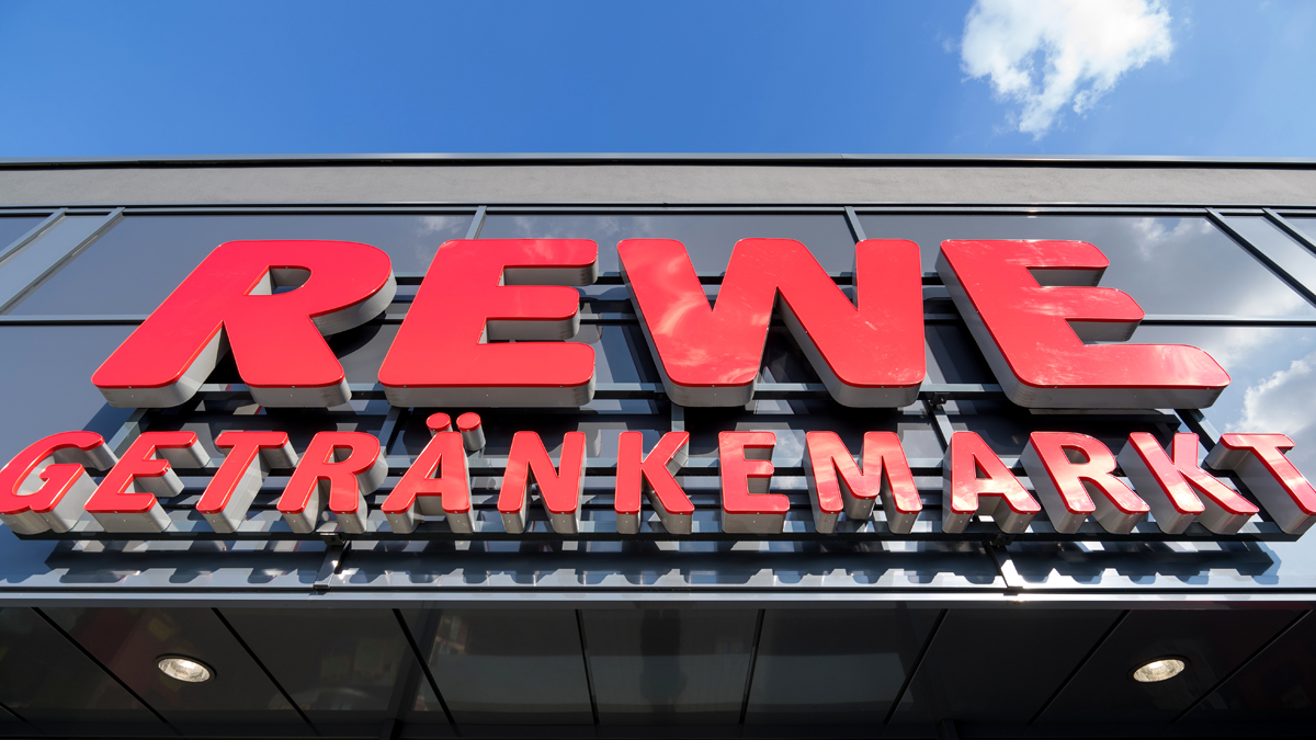 Großer Bier-Rückruf bei REWE und Co. – Brauerei meldet Kontamination