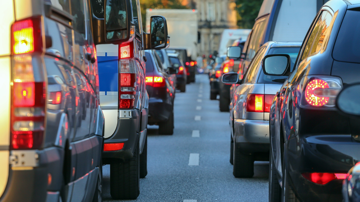 Hohes Bußgeld: Blinker-Verbot in Deutschland entfacht Diskussion unter Autofahrern