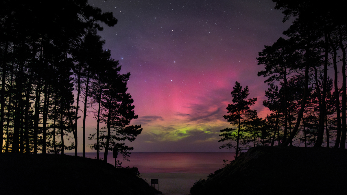 Dieses Bild hat ein leeres Alt-Attribut. Der Dateiname ist sonnensturm-polarlichter-1.jpg