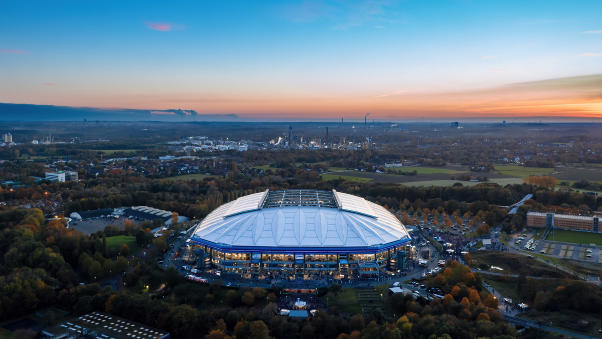 Schalke-Fans sollen Stadion kaufen: Kann dieser Deal den Fußball-Verein retten?