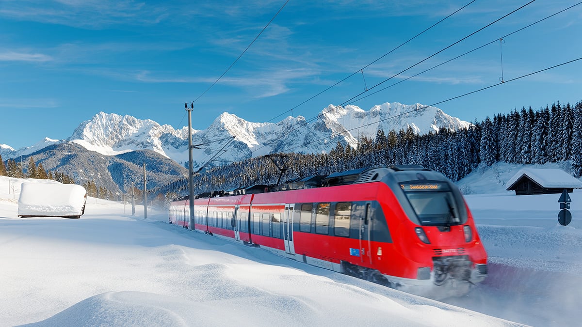 Verkehrschaos mit Zugausfällen dank Schneefall