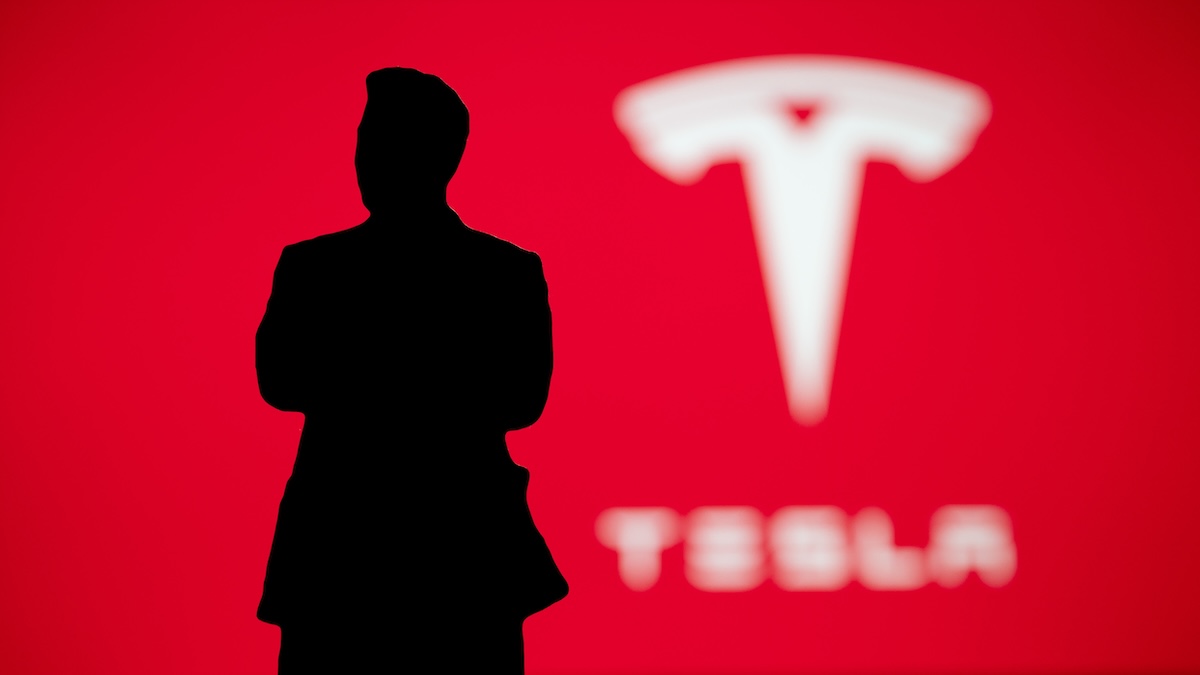 Tesla Logo rot