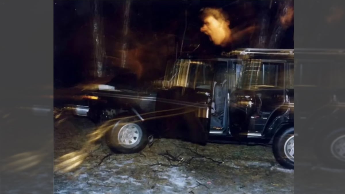 Foto mit „schreiendem Geist“: Altes Polizeifoto von Unfallstelle nach Tod von John Boulware