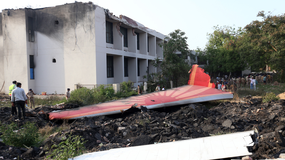 Air India: Erster Absturz-Bericht enthüllt letztes Gespräch zwischen den Piloten