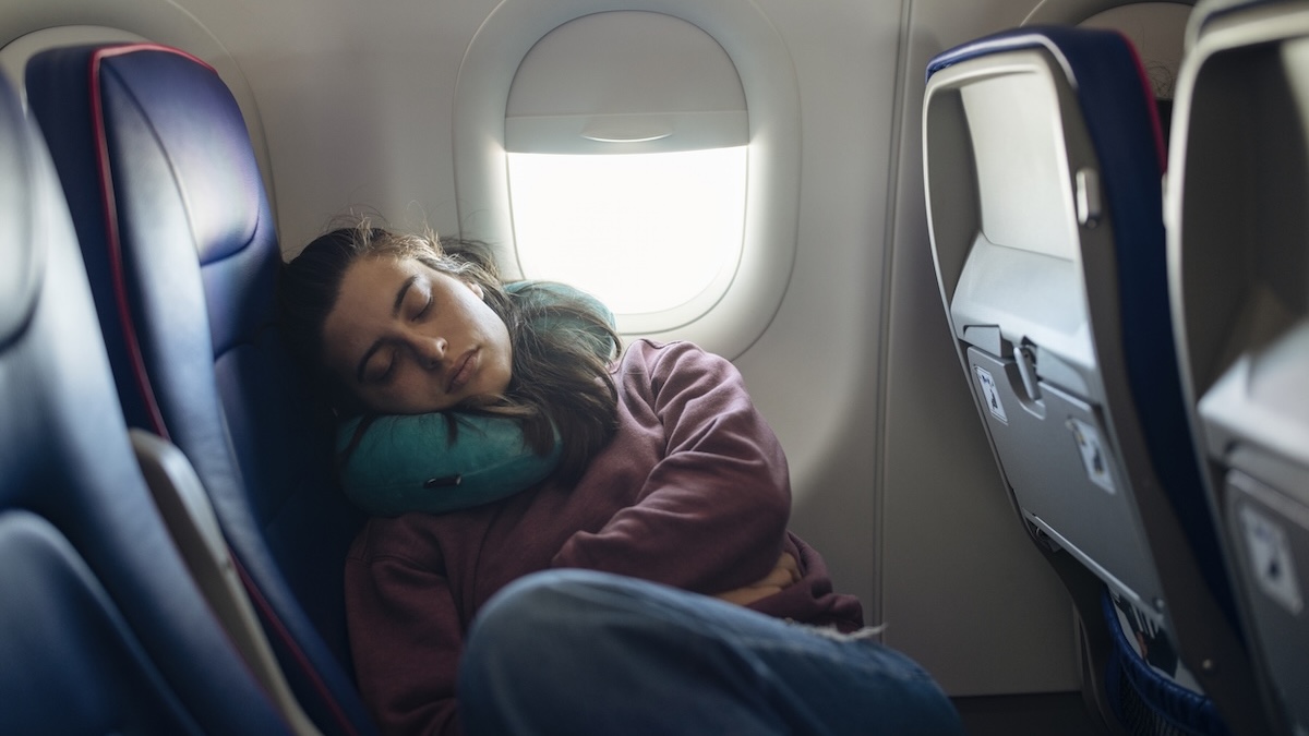 Leere Sitzreihe im Flugzeug: Darf ich mich einfach hinlegen?