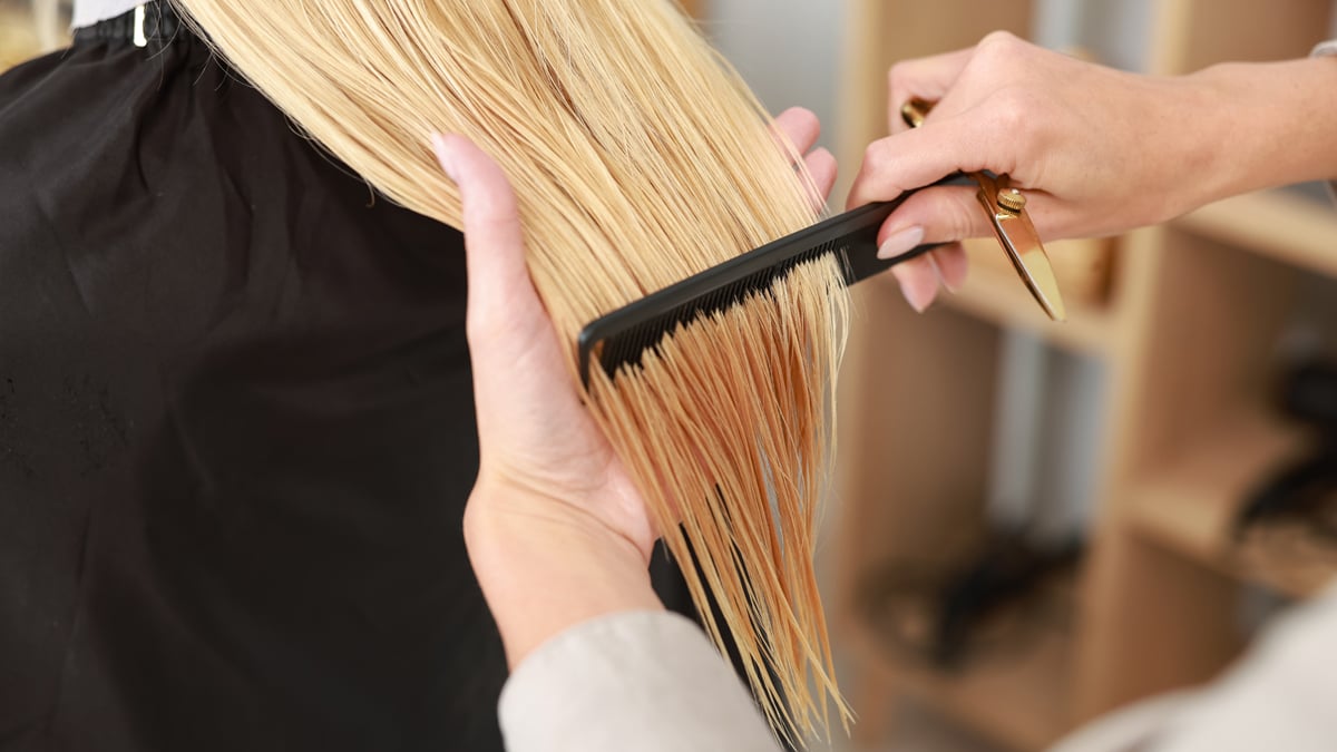 Enttäuschung beim Friseur vermeiden: Experten verraten Warnsignale, die Kunden kennen sollten