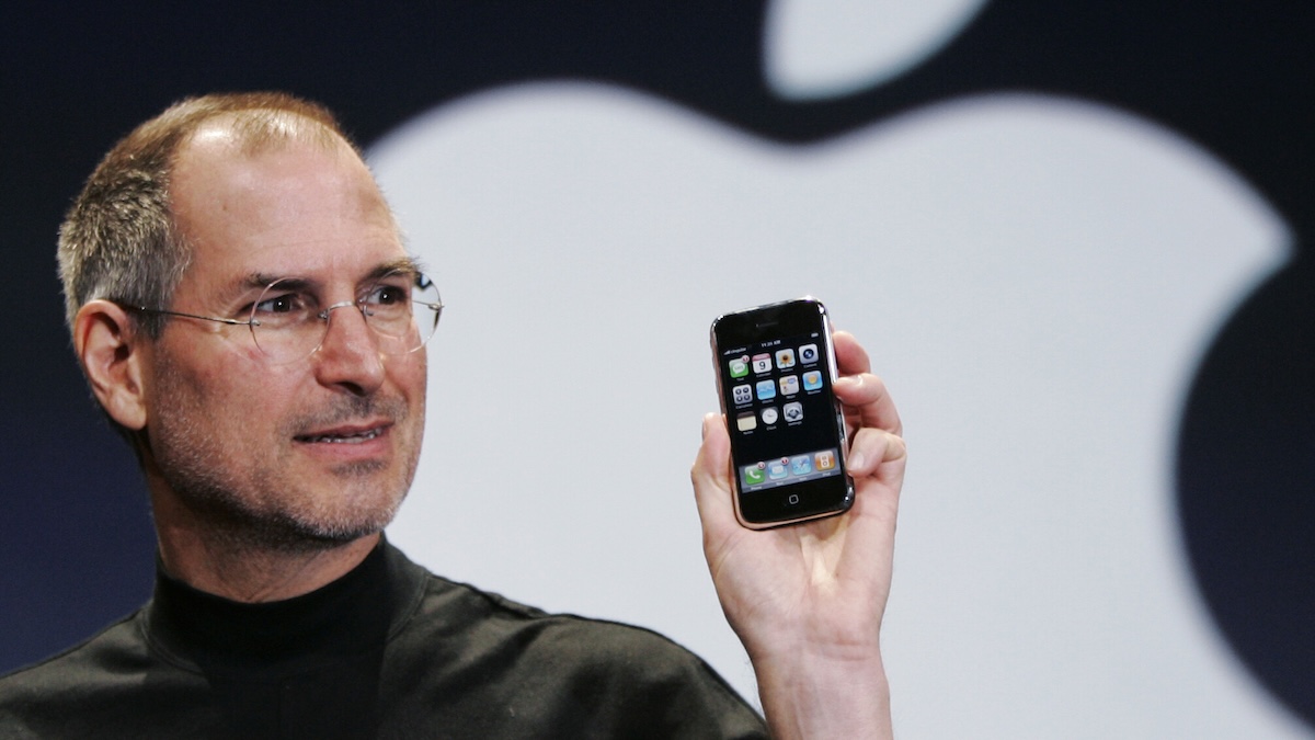 Apple-CEO Steve Jobs bei der Präsentation des ersten iPhones im Jahr 2007