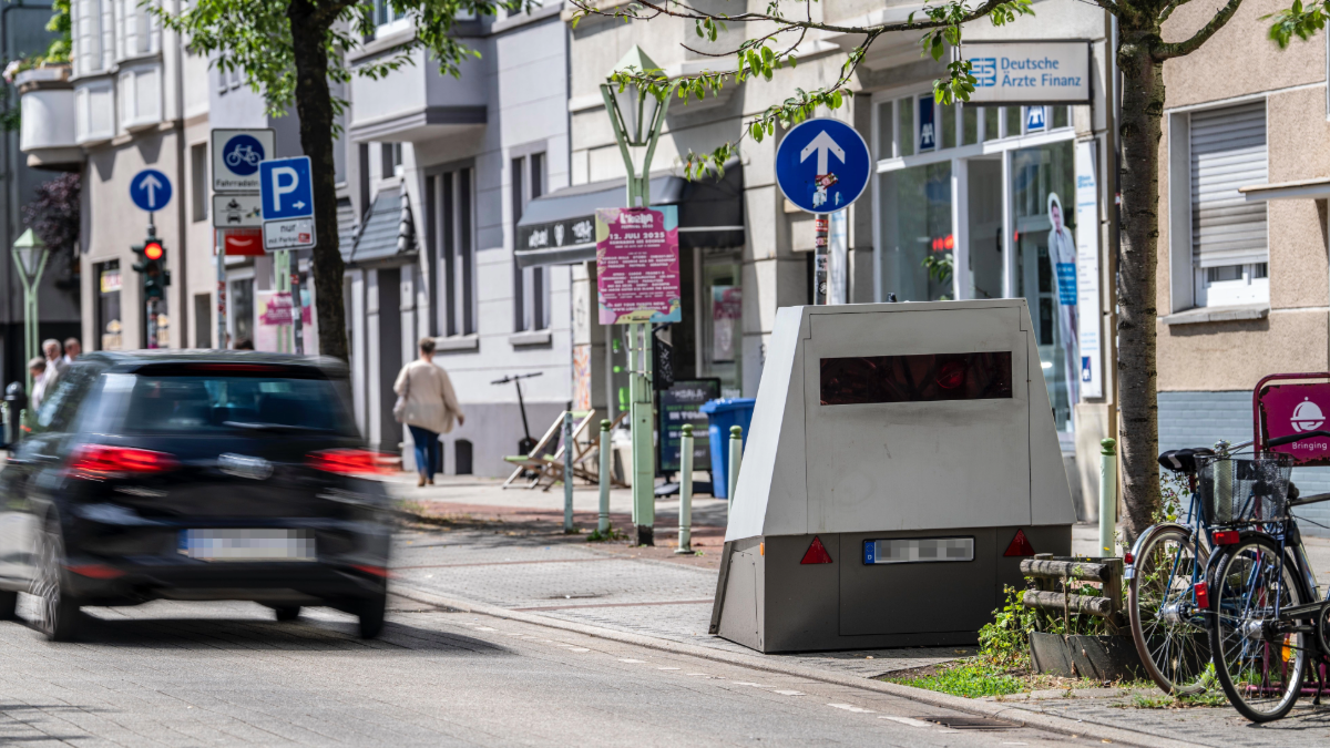 Autofahrern drohen Konsequenzen: Was passiert, wenn man mit einem Blitzerwarner erwischt wird 2 blitzer bussgeld 1