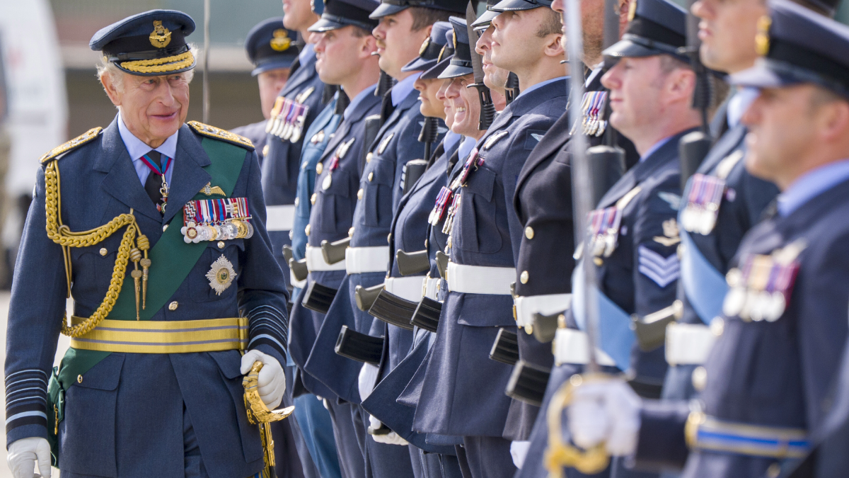 koenig charles gehalt 2