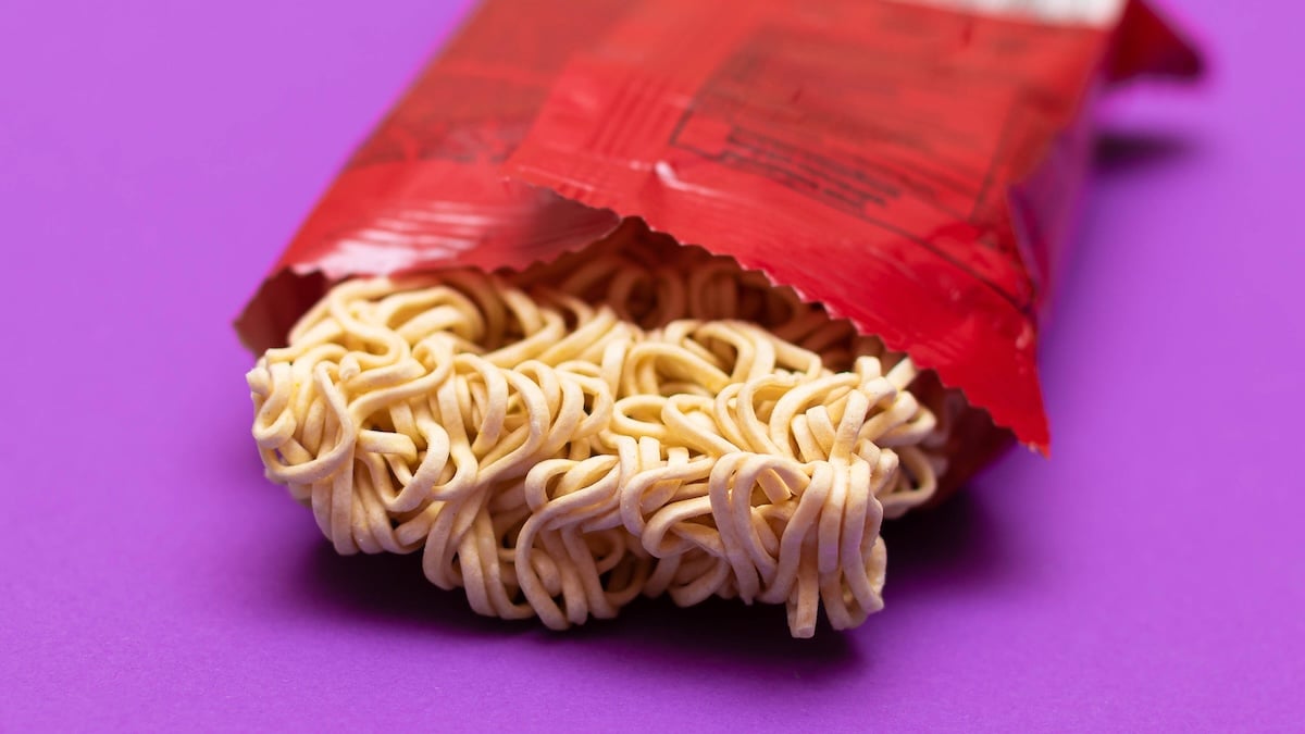 Junge stirbt bei Social-Media-Challenge: Offene Packung Instant-Nudeln