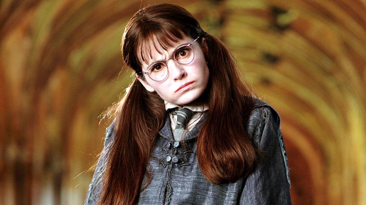 Der Geist der maulenden Myrte (Shirley Henderson) in den „Harry Potter“-Filmen