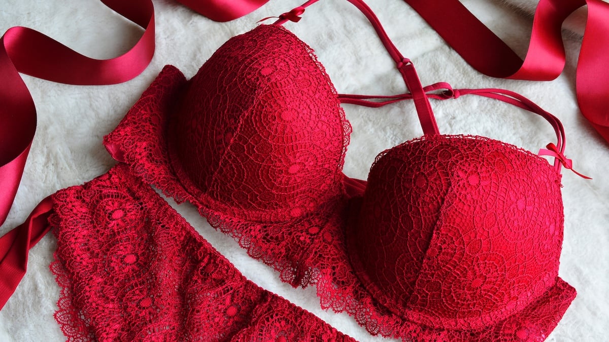 Rote Unterwäsche